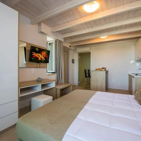 Aparthotel Petras