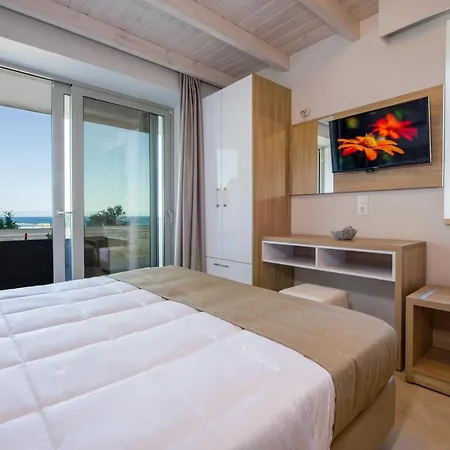 Aparthotel Petras *
