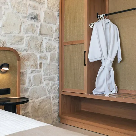 Petras Aparthotel
