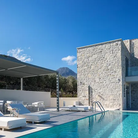 Petras Aparthotel *